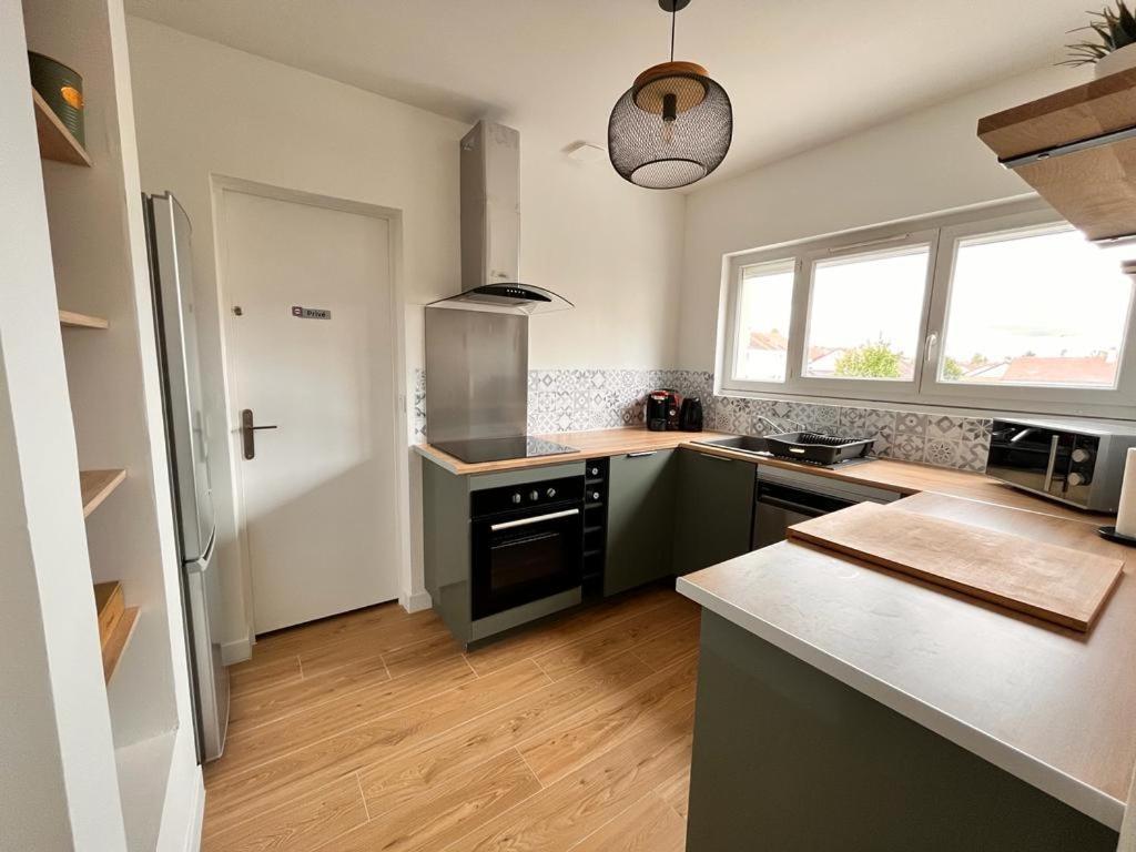 Duplex Familial Proche Gare Et Hyper Centre Ville Villepreux エクステリア 写真